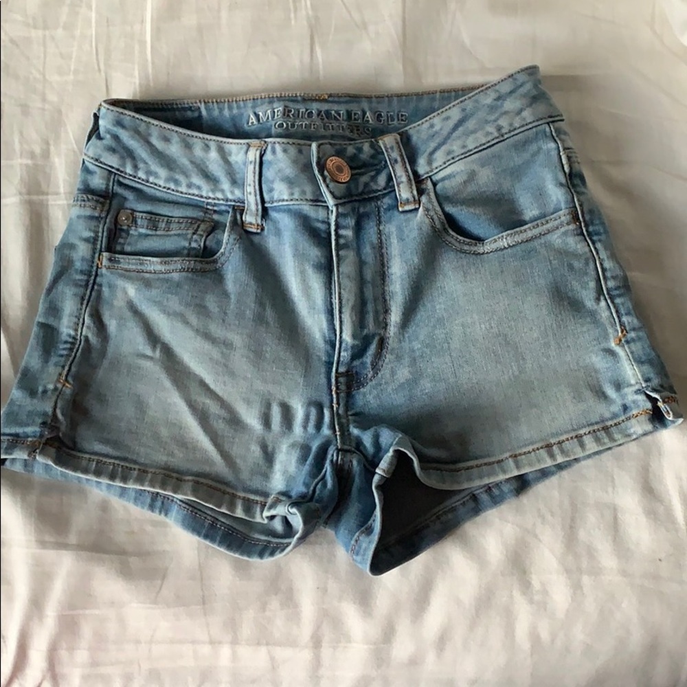 Hi-rise American Eagle shorts